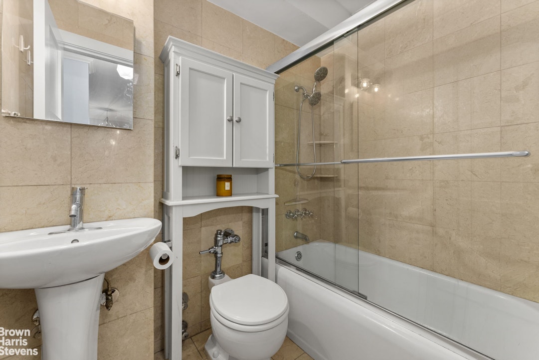 32 GRAMERCY Park S 5F
