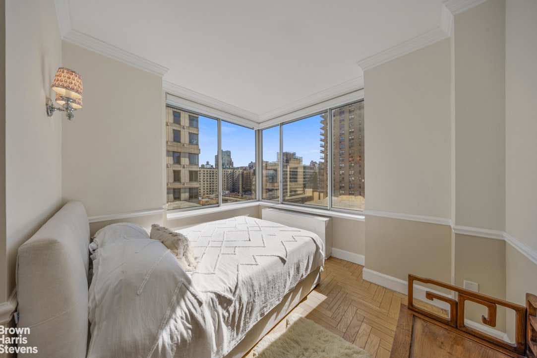 200 RIVERSIDE Boulevard 15I