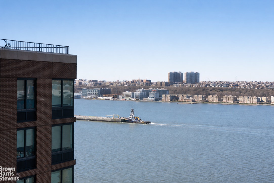 200 RIVERSIDE Boulevard 15I