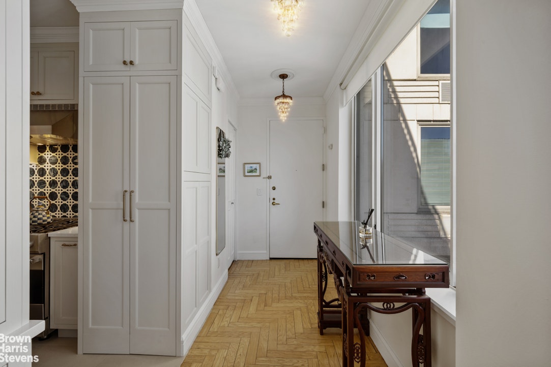 200 RIVERSIDE Boulevard 15I