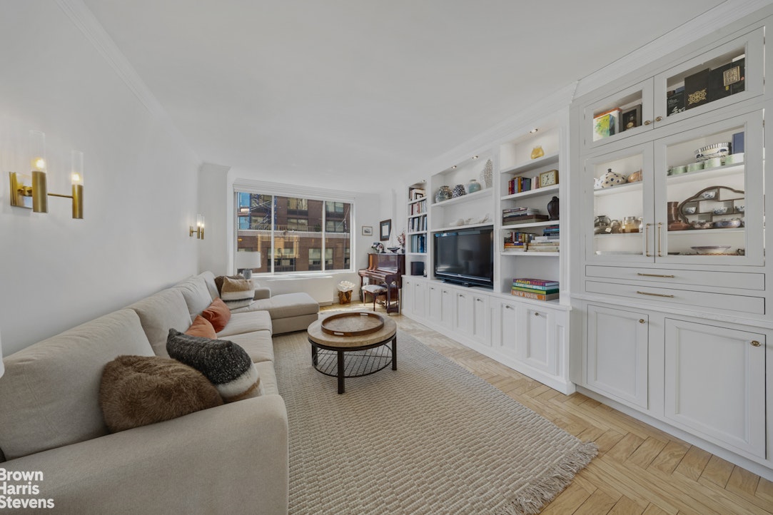 200 RIVERSIDE Boulevard 15I