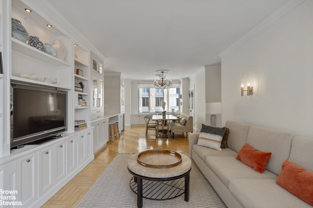200 RIVERSIDE Boulevard 15I