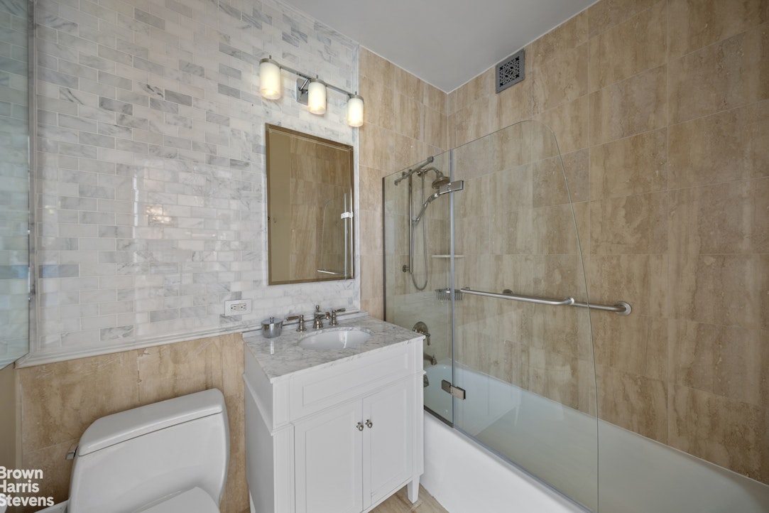 200 RIVERSIDE Boulevard 15I