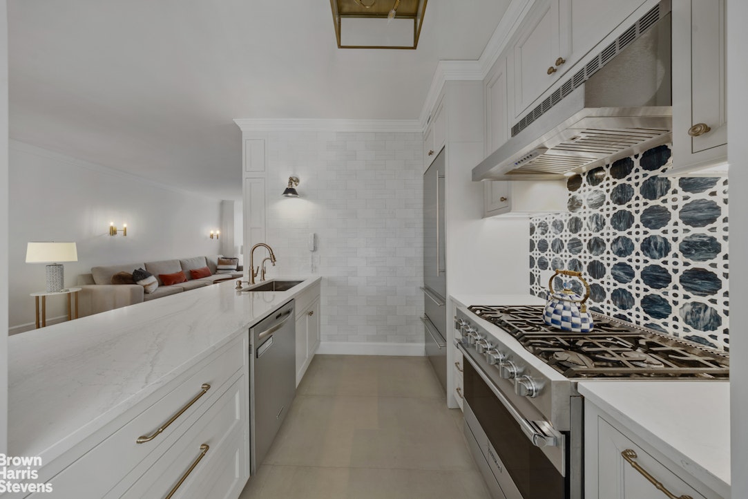 200 RIVERSIDE Boulevard 15I