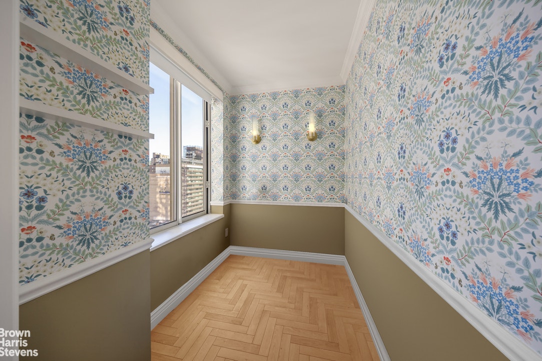 200 RIVERSIDE Boulevard 15I