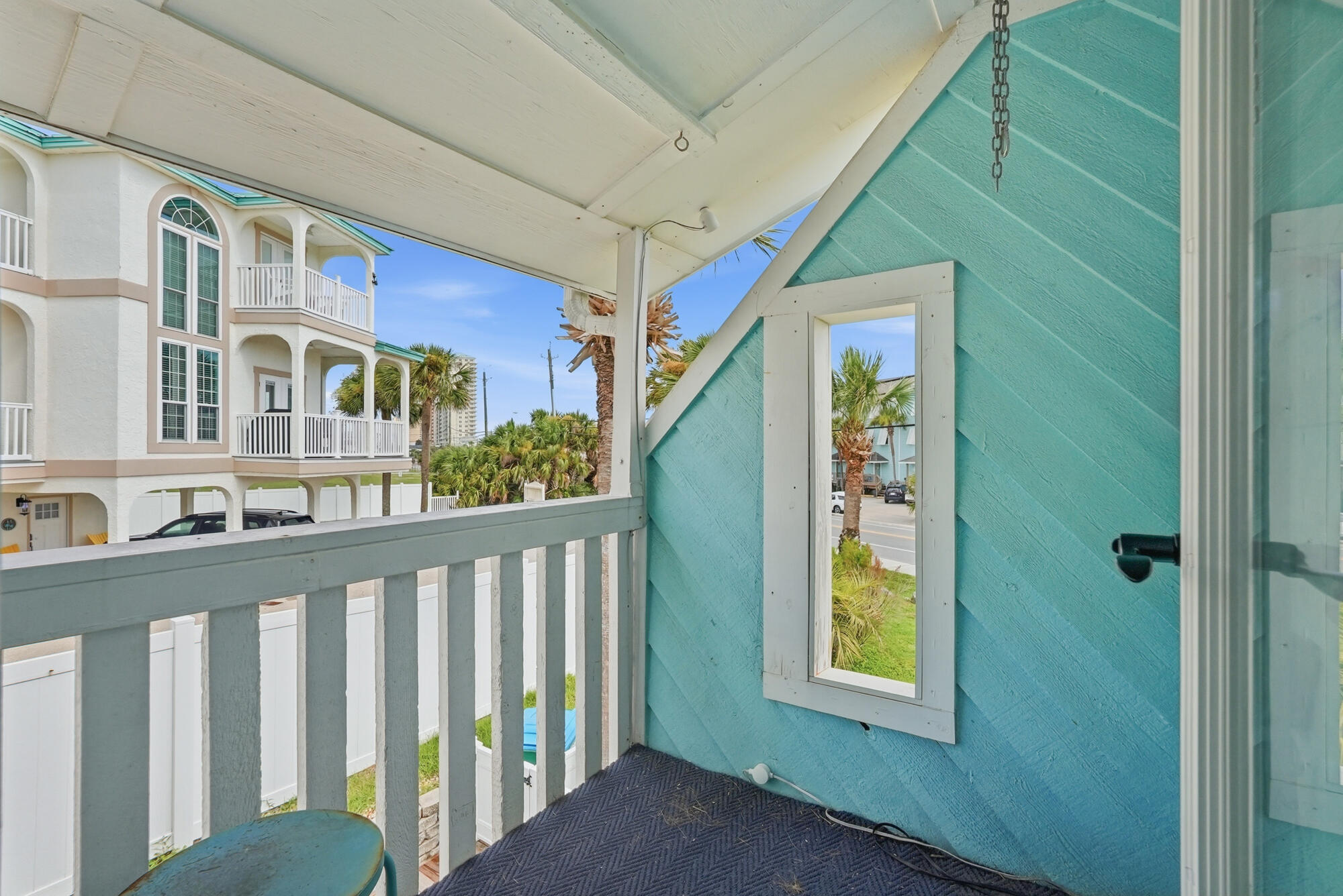 1 Chateau Road