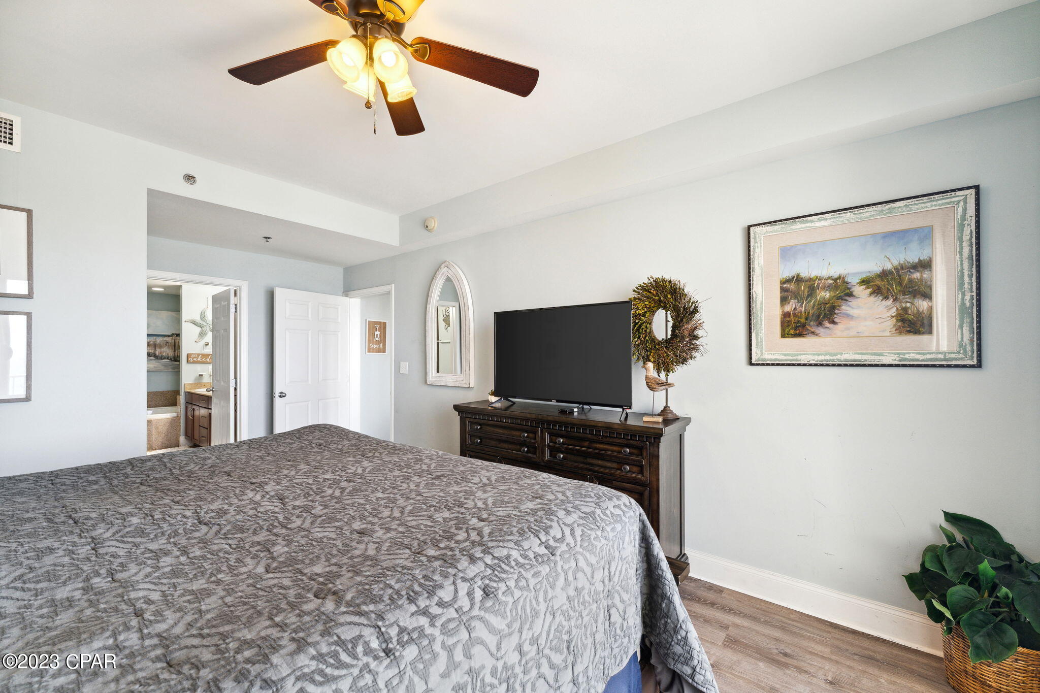 9860 S Thomas Drive 1024