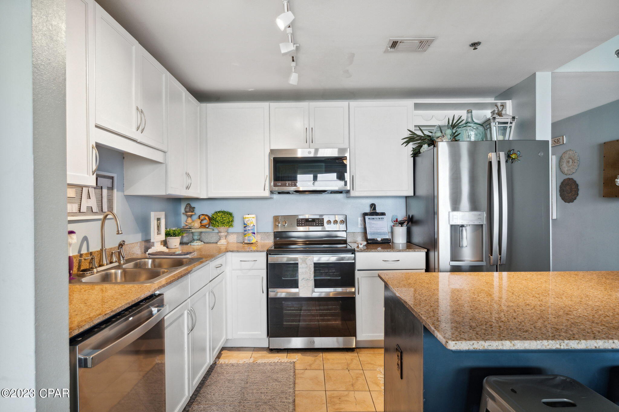 9860 S Thomas Drive 1024