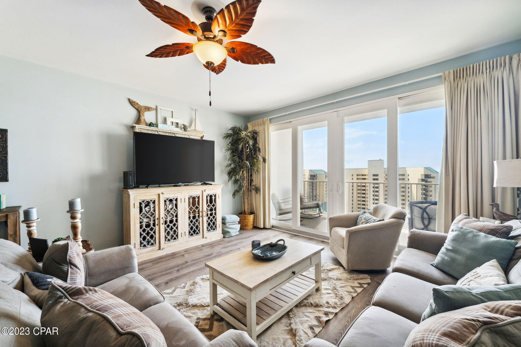 9860 S Thomas Drive 1024