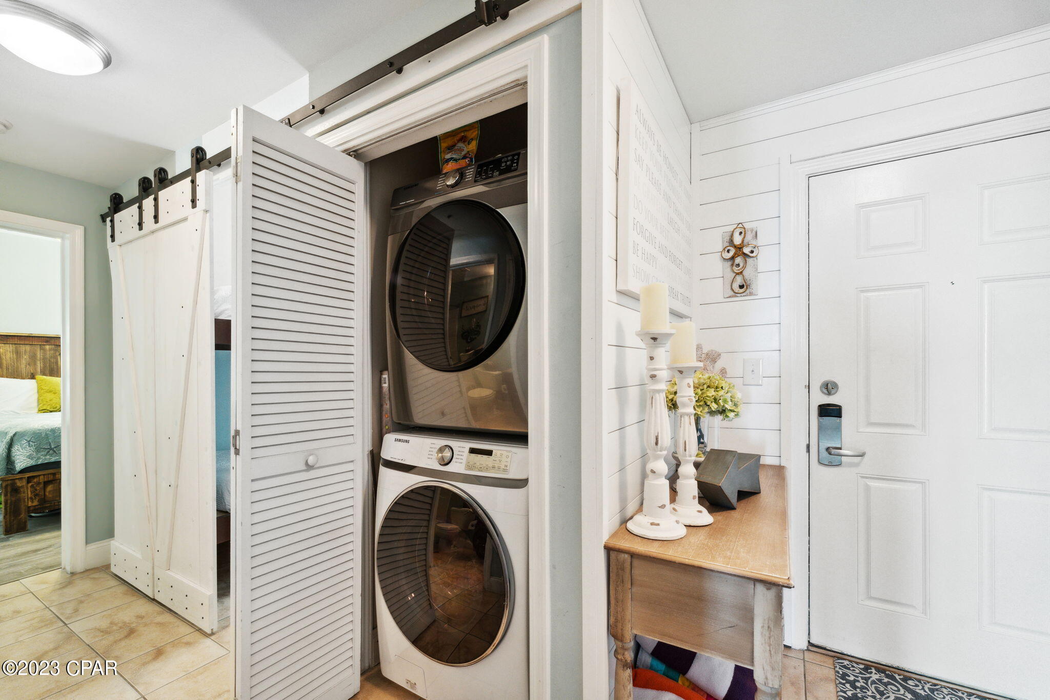 9860 S Thomas Drive 1024