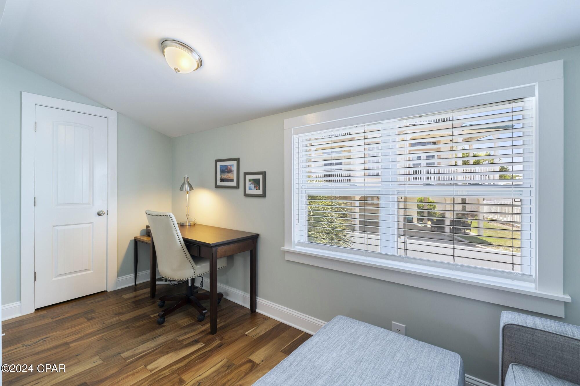 10 Chateau Road