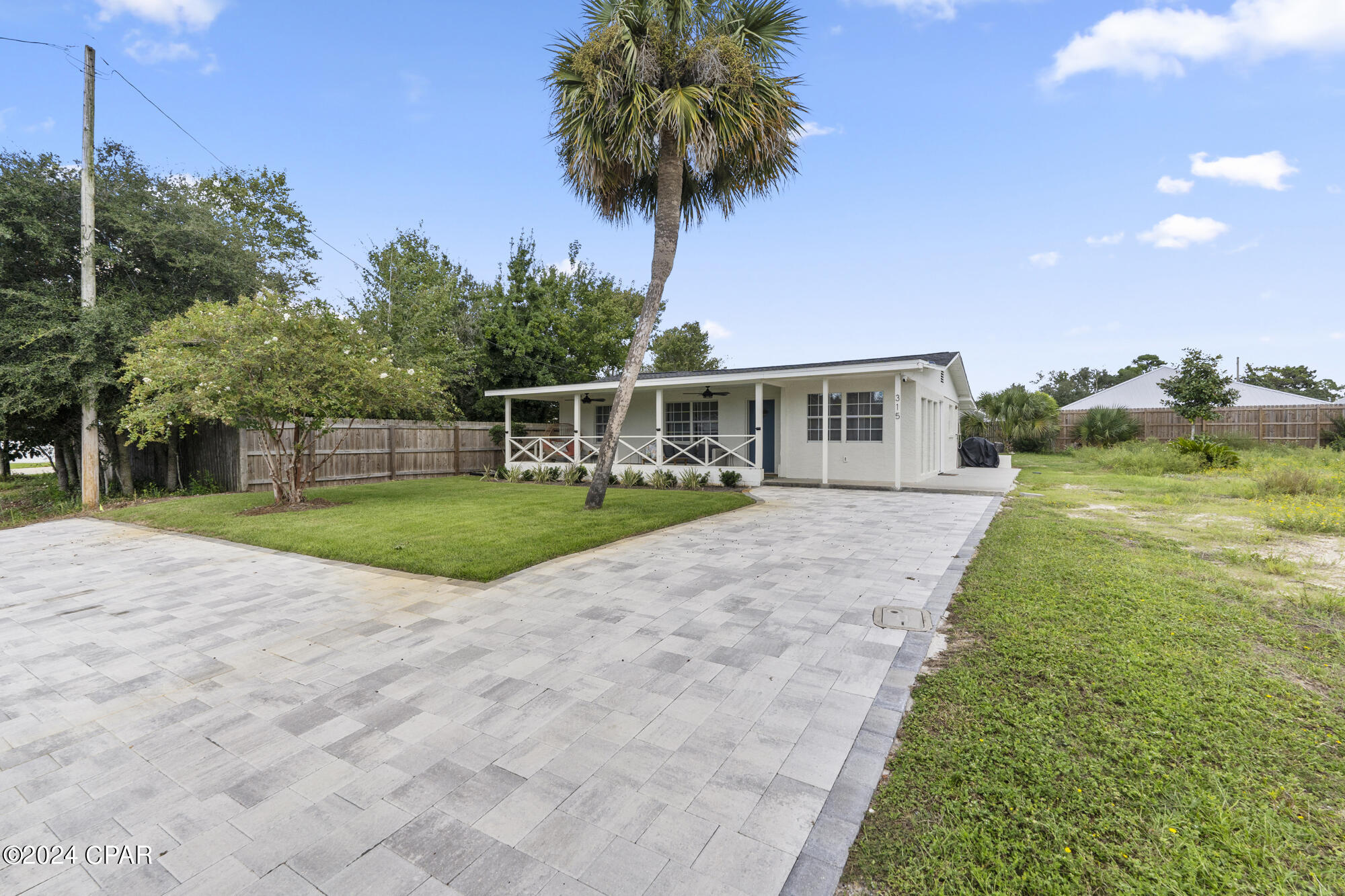 315 Le Grand Drive