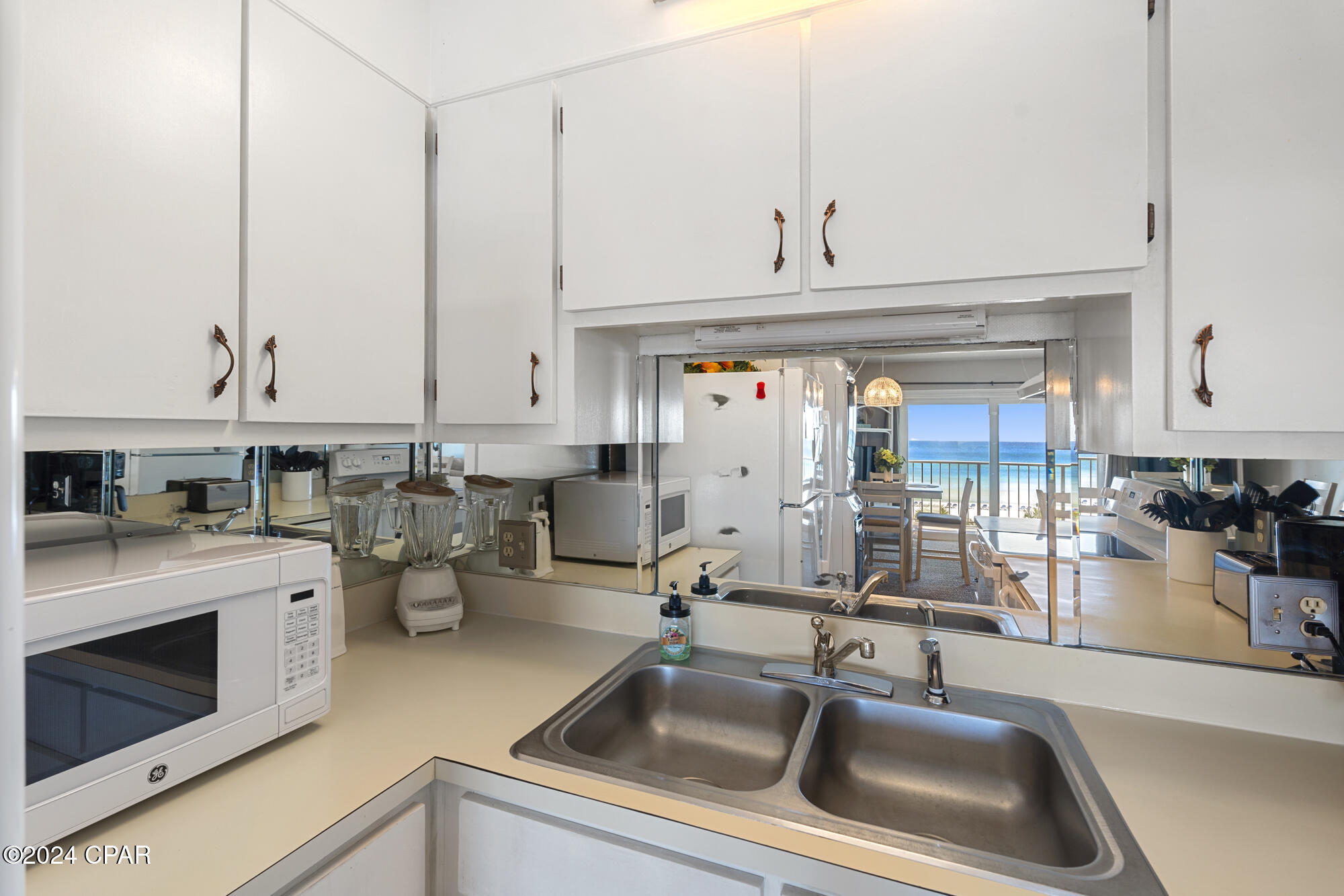 8743 Thomas Drive 412