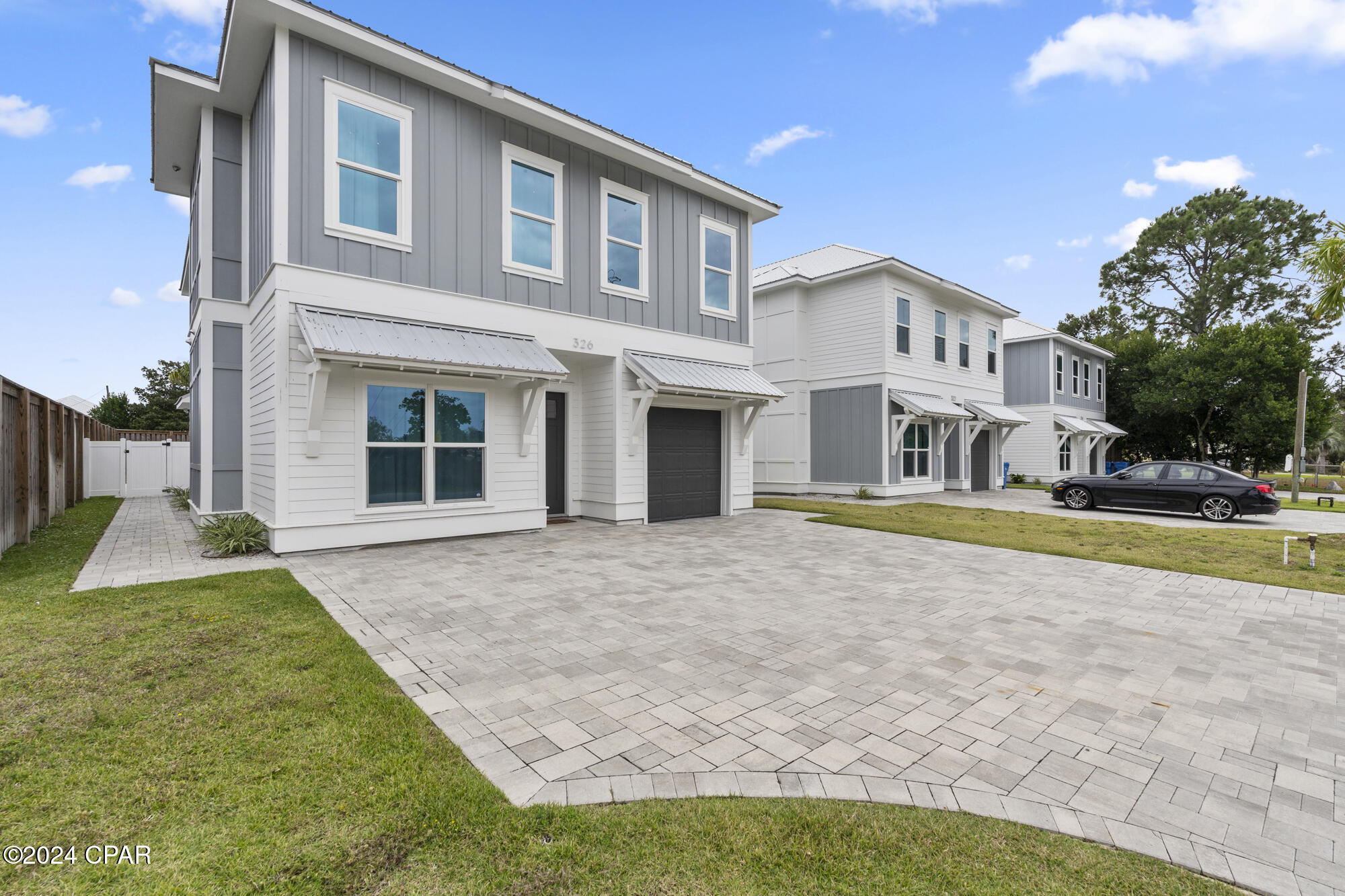 326 E Lakeshore Drive