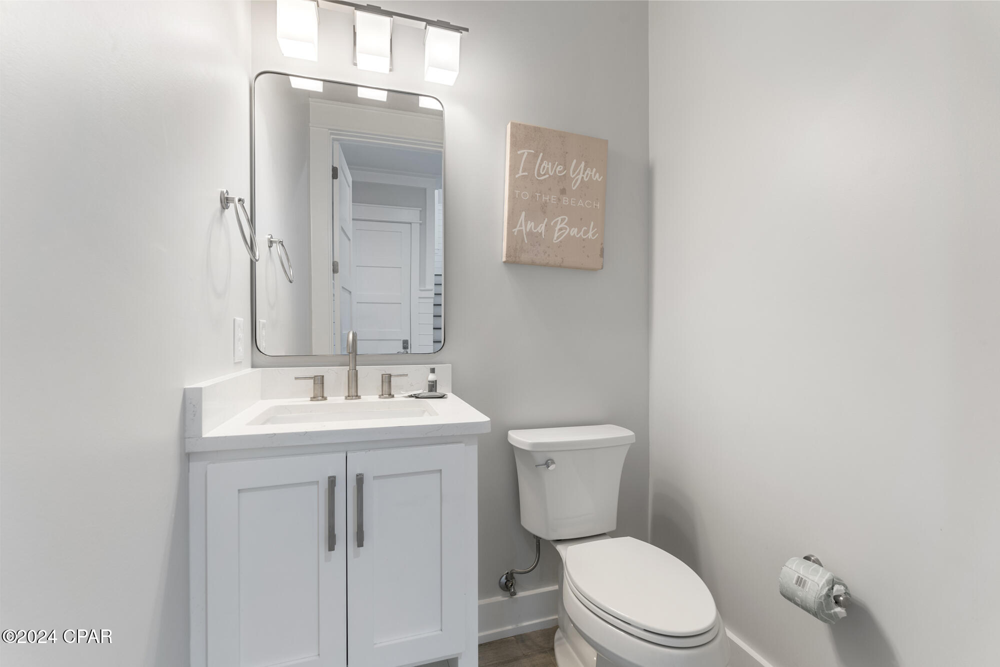 326 E Lakeshore Drive