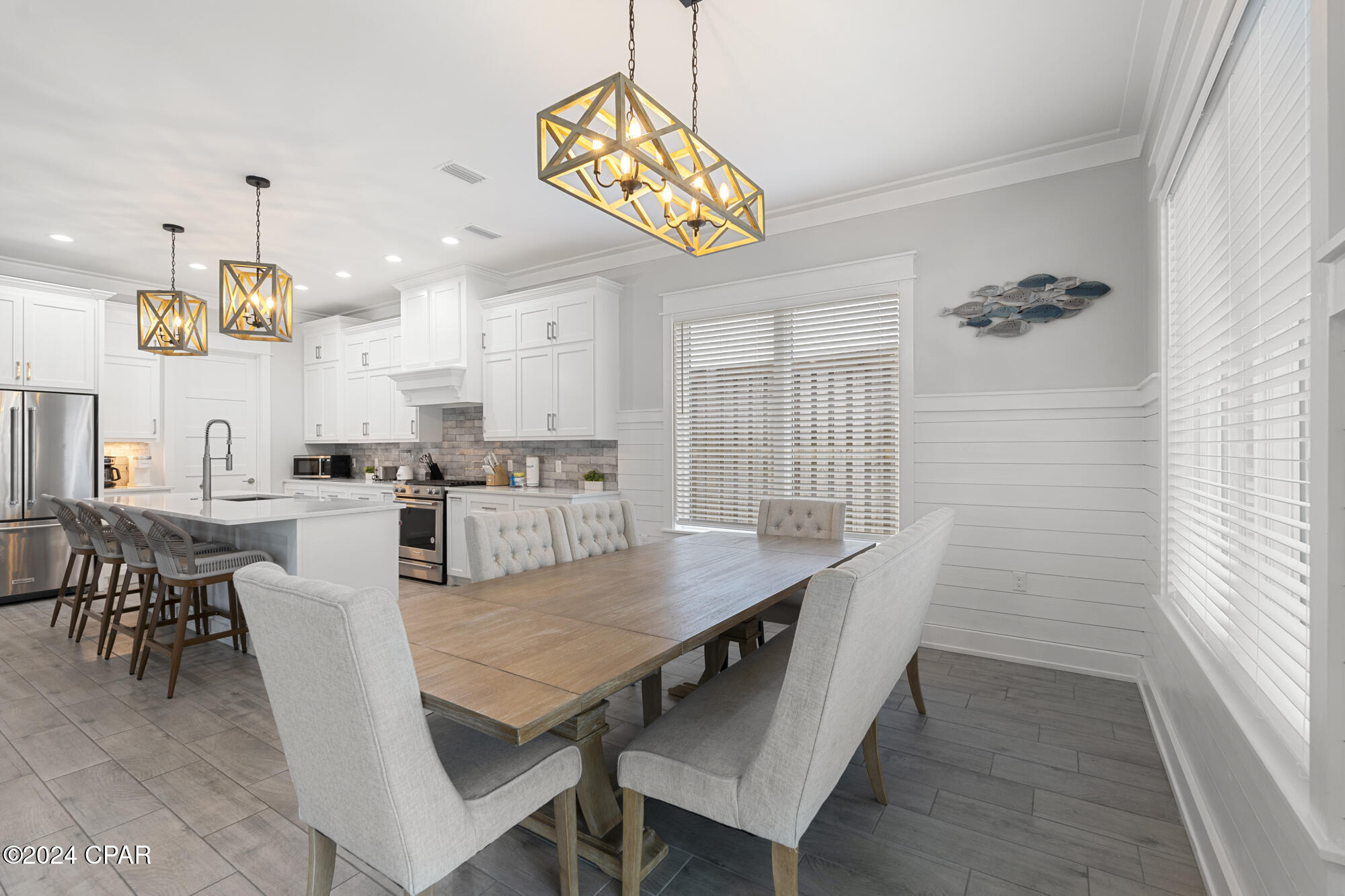 326 E Lakeshore Drive