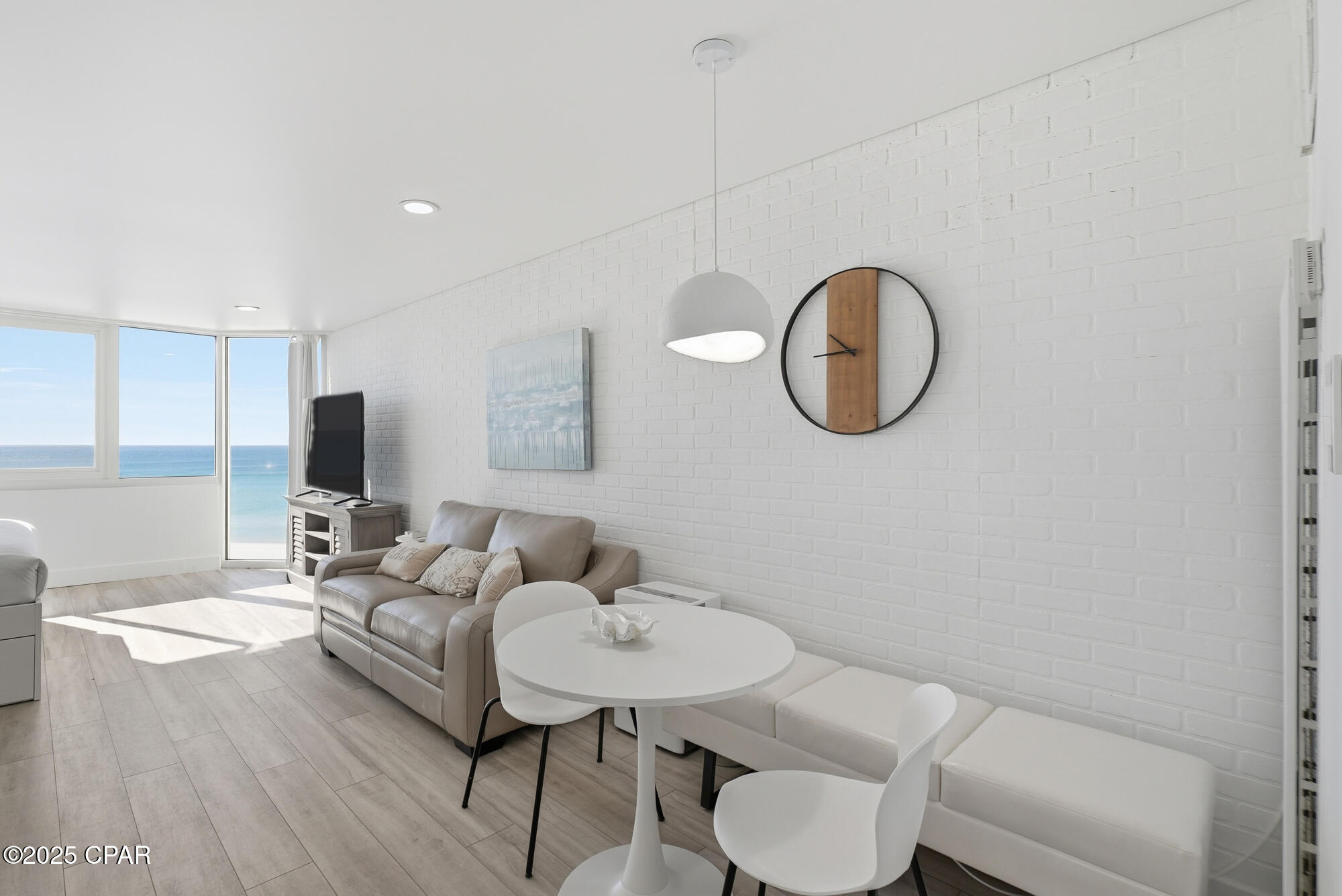 8817 S Thomas Drive A815