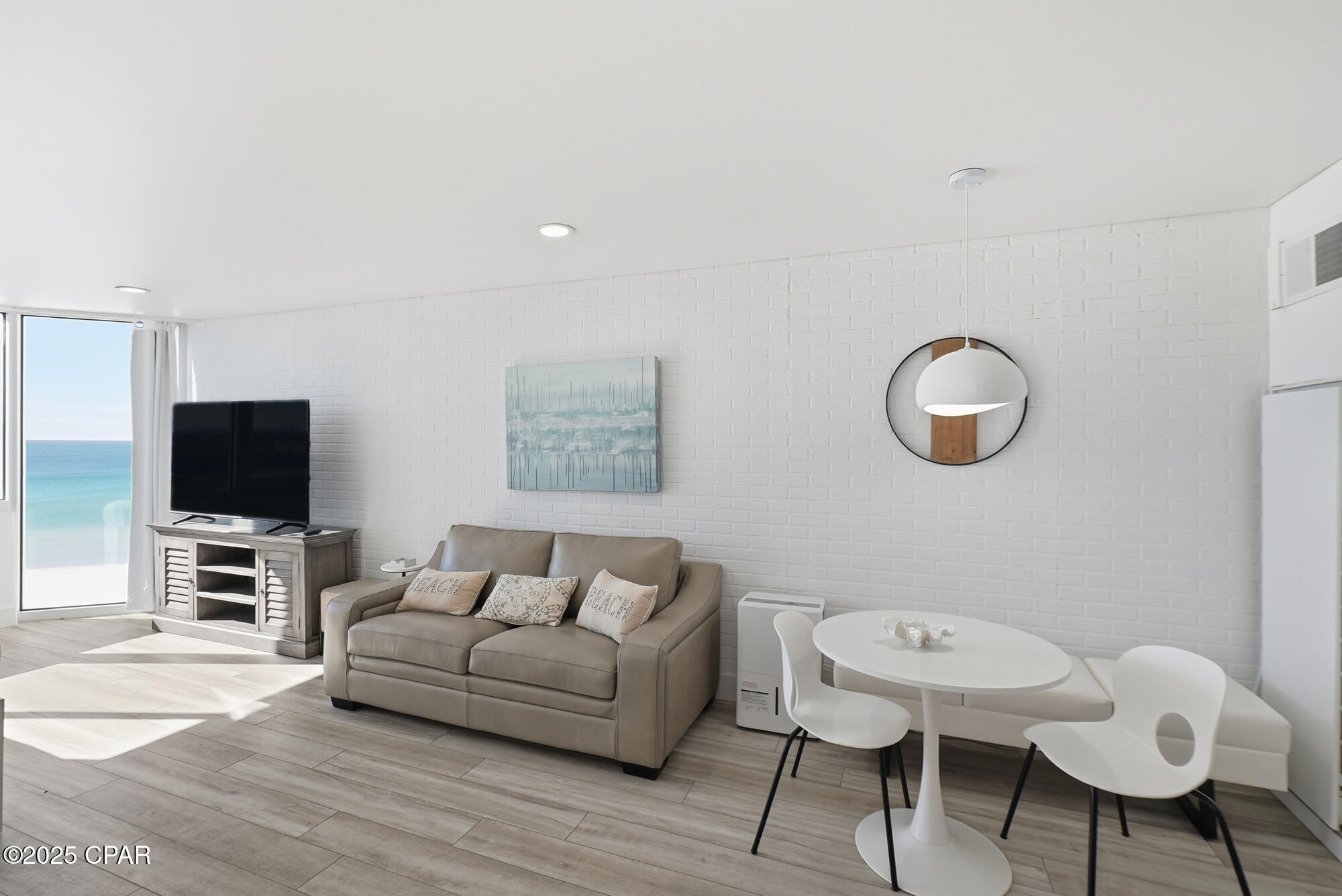 8817 S Thomas Drive A815