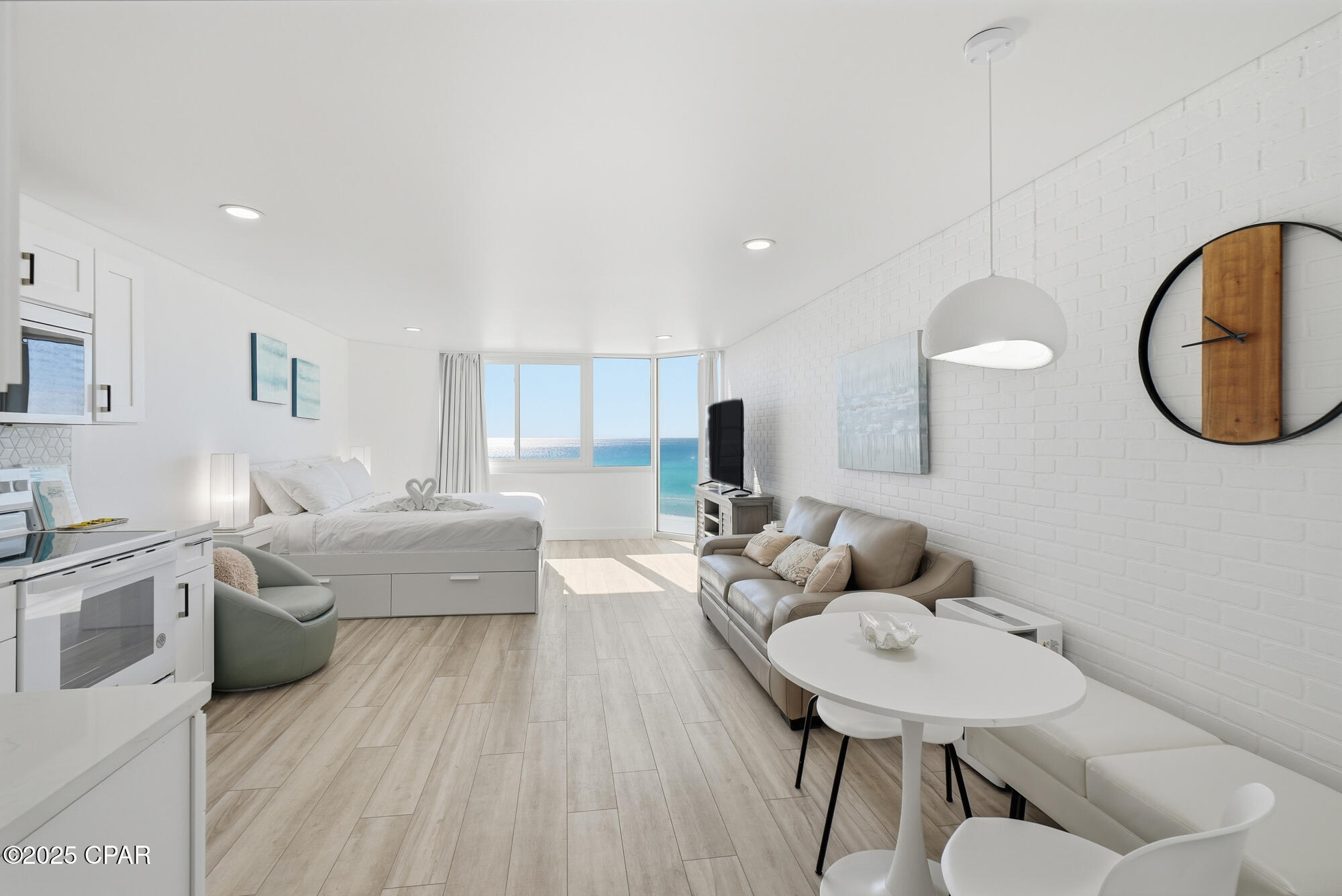 8817 S Thomas Drive A815