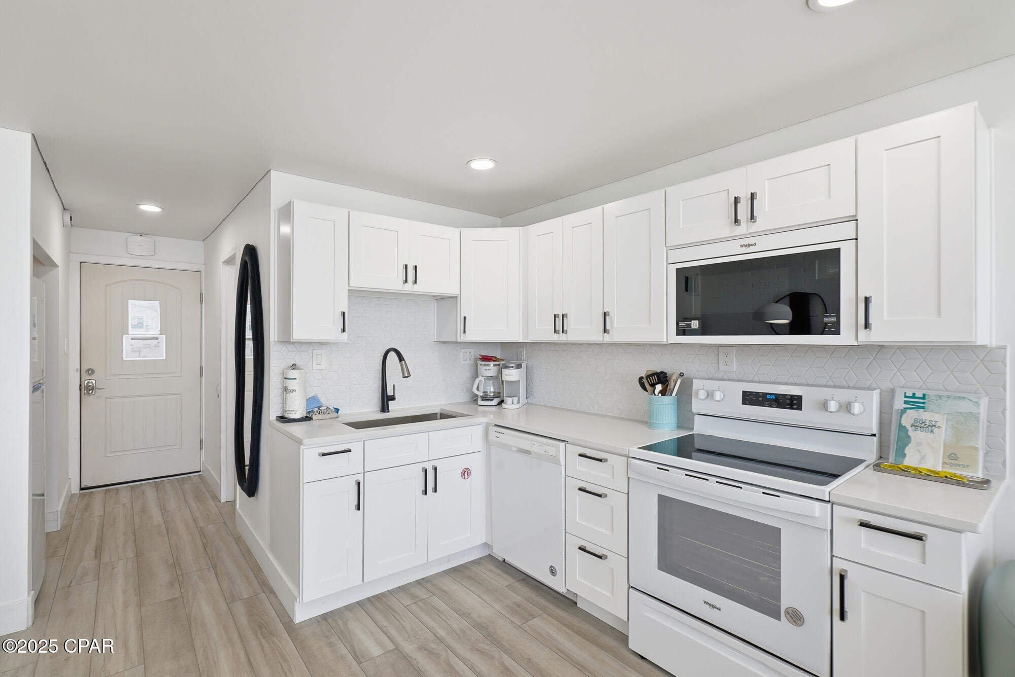 8817 S Thomas Drive A815