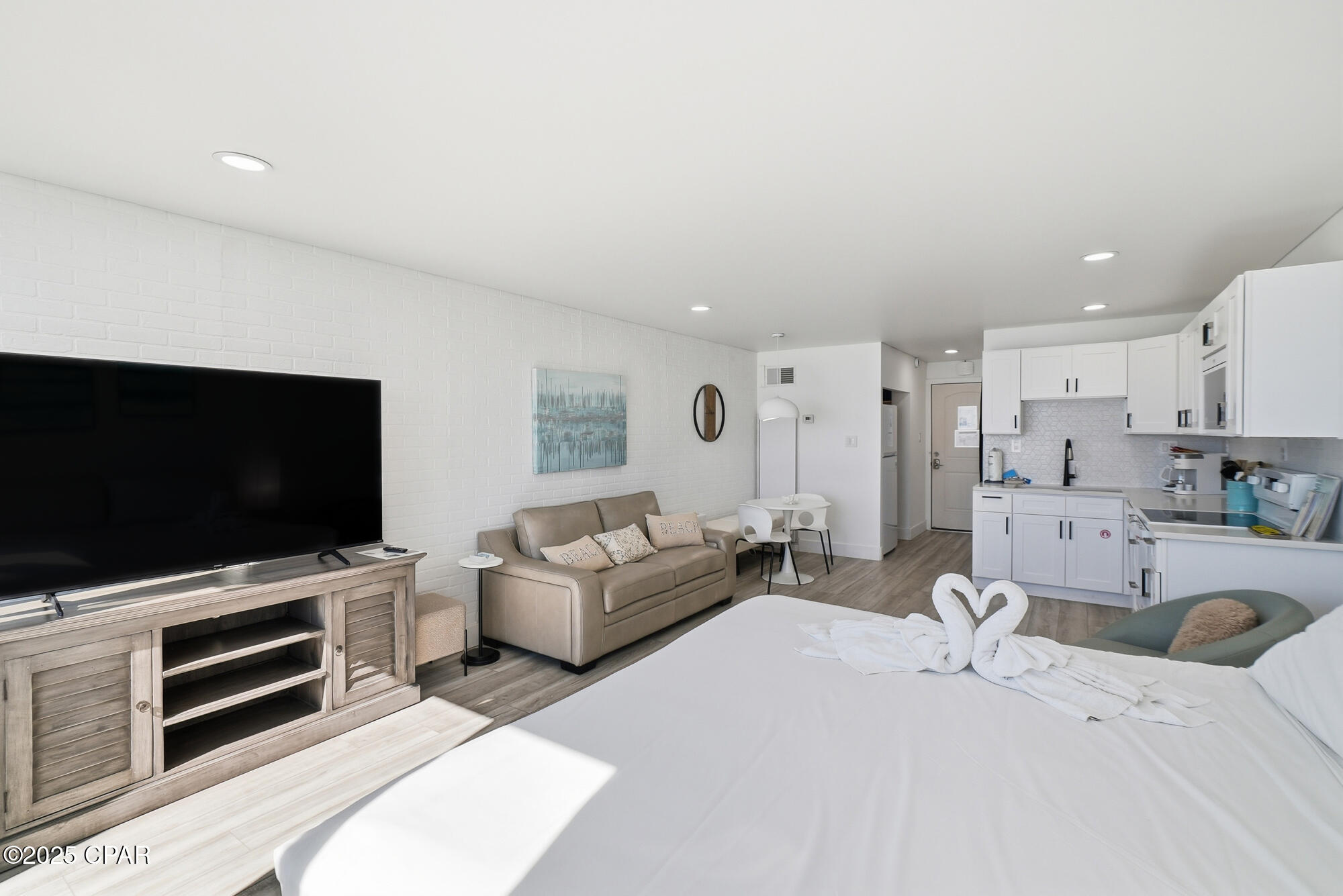 8817 S Thomas Drive A815