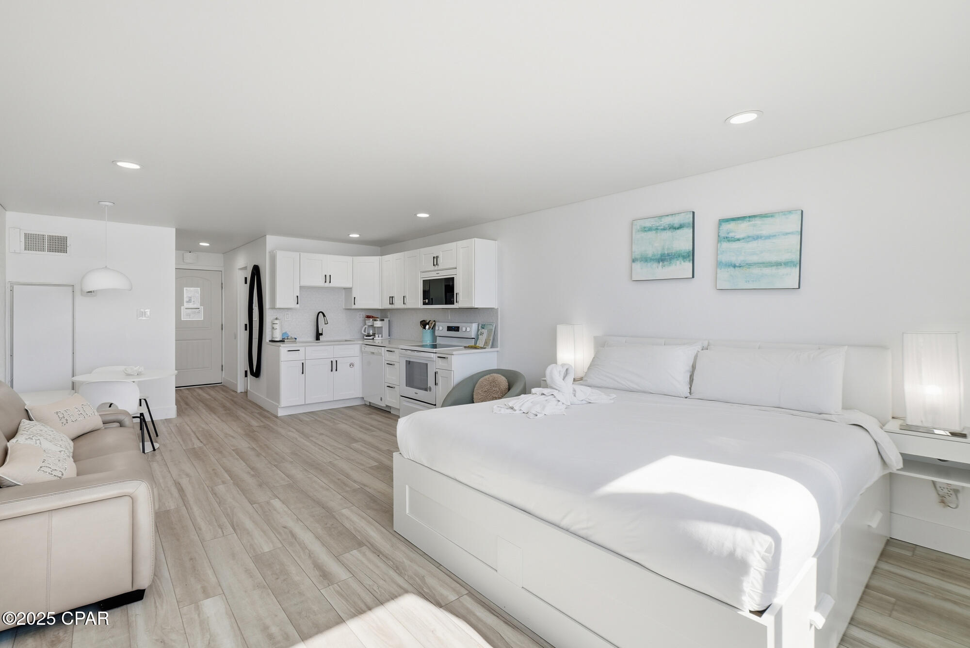 8817 S Thomas Drive A815