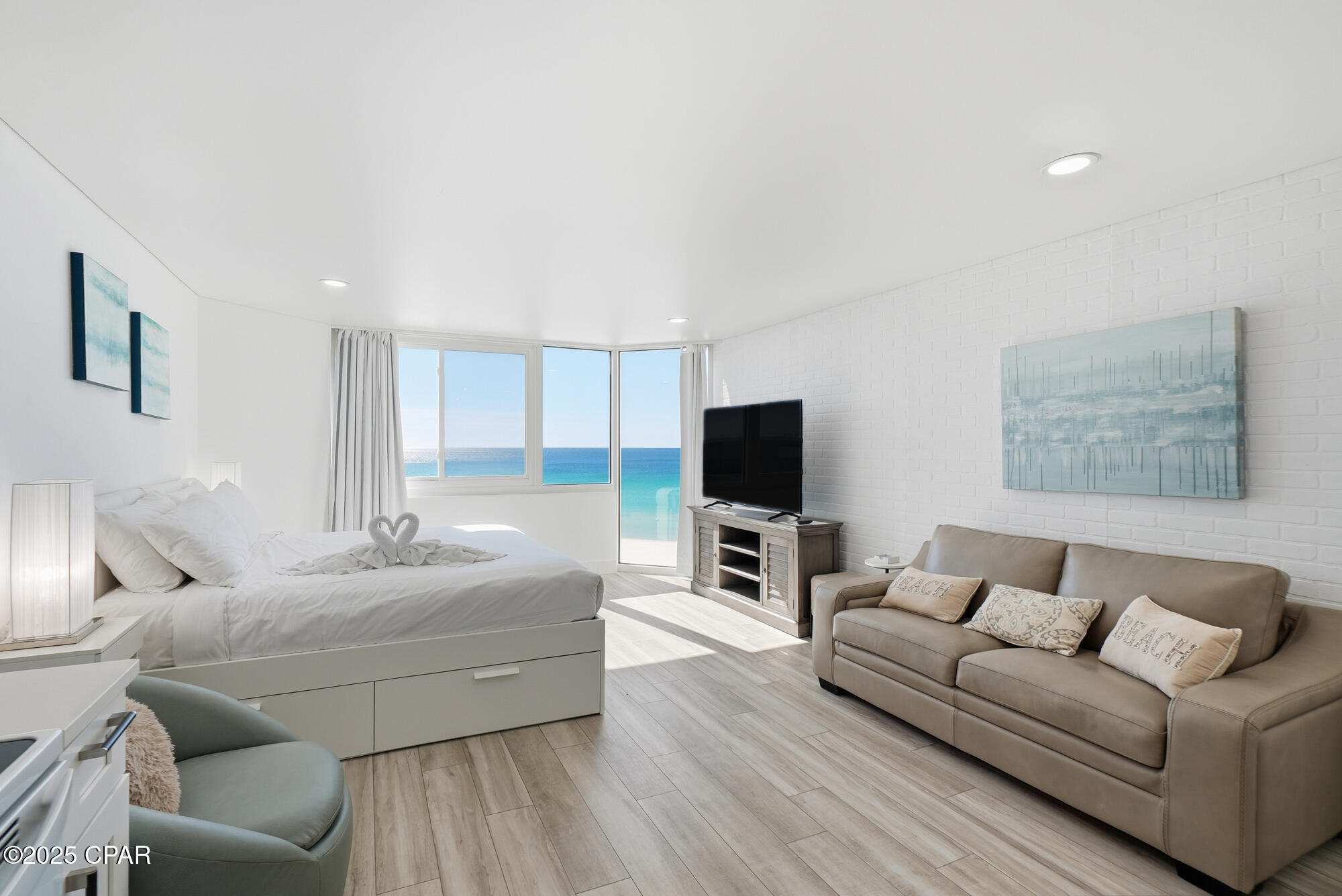 8817 S Thomas Drive A815