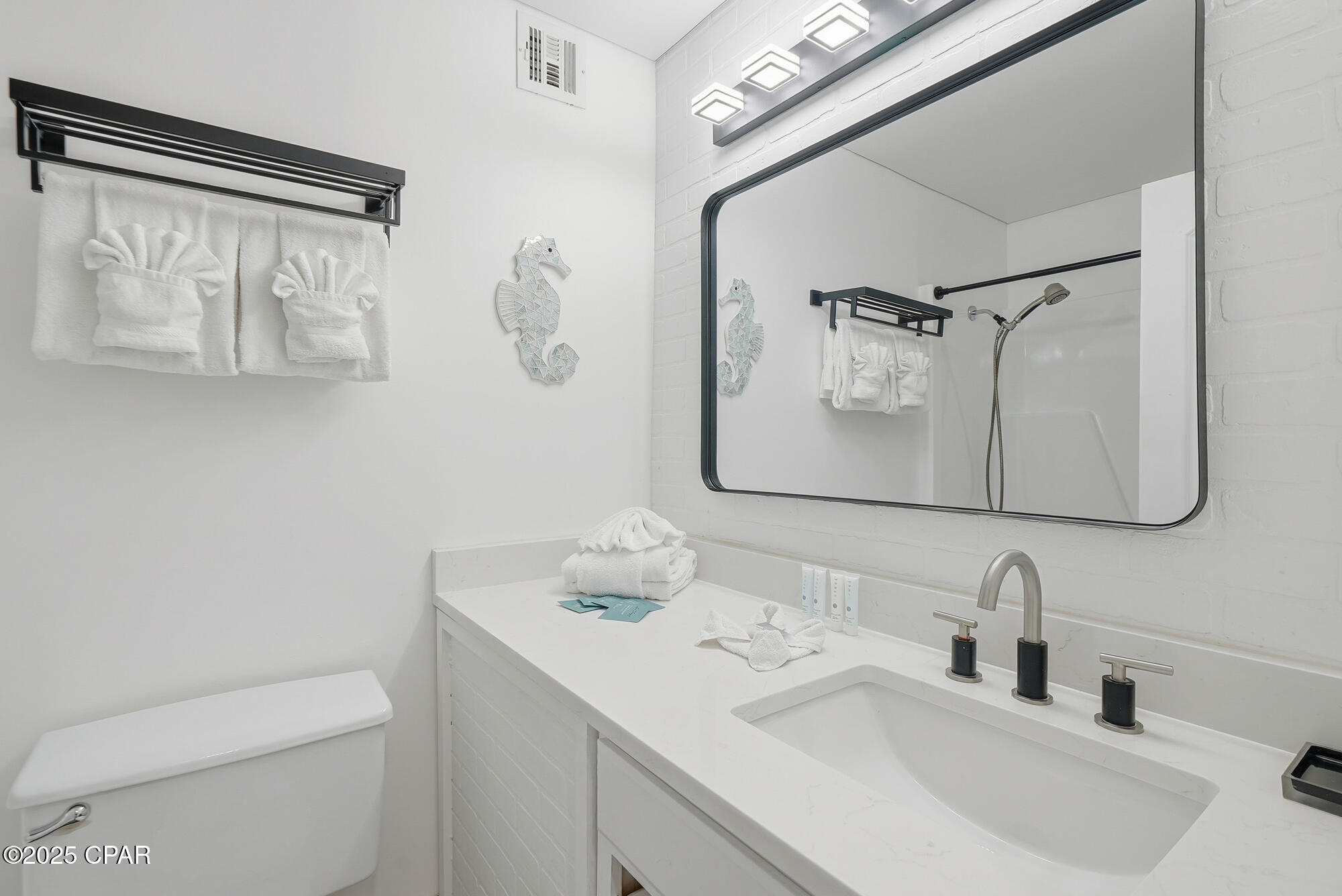 8817 S Thomas Drive A815