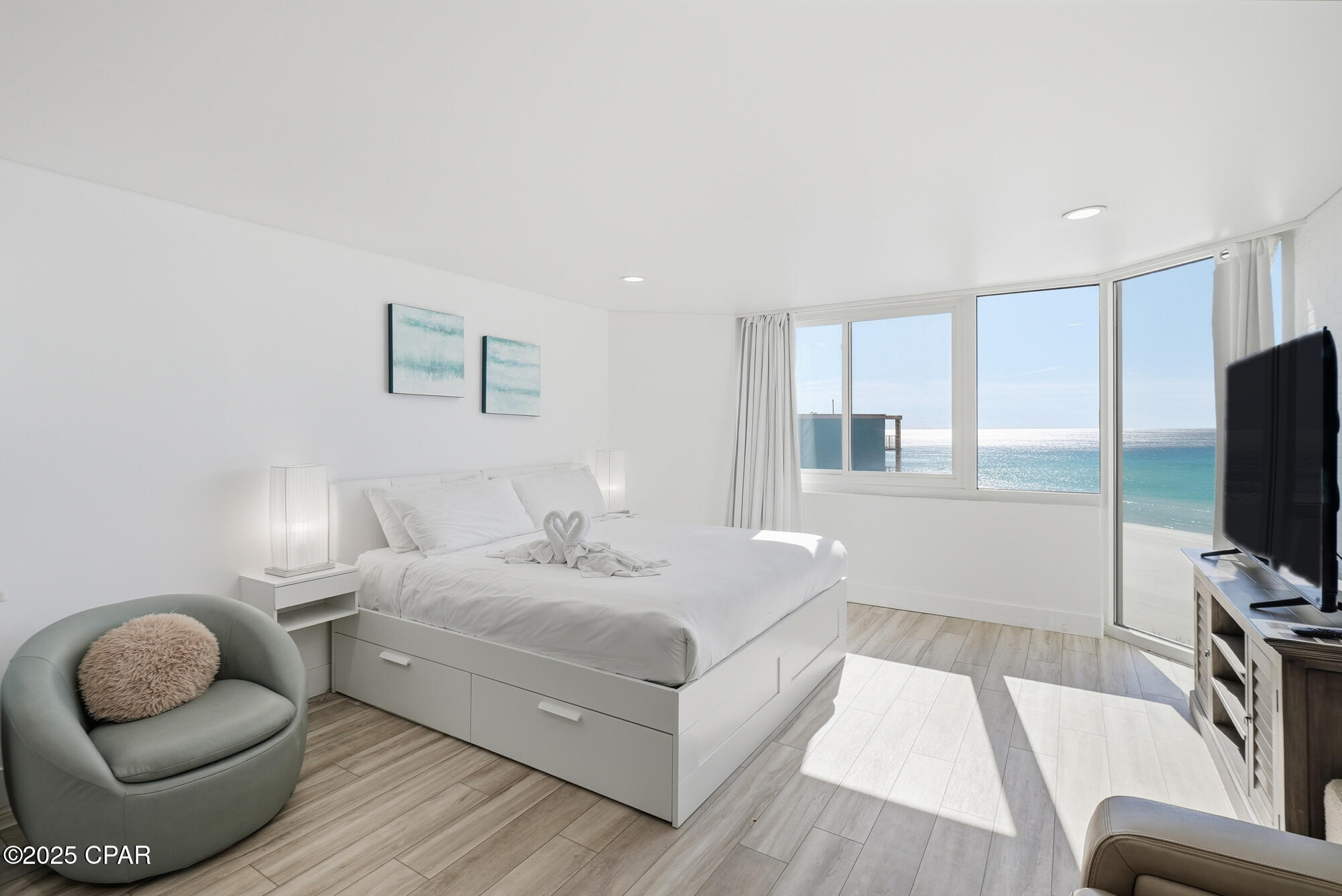 8817 S Thomas Drive A815