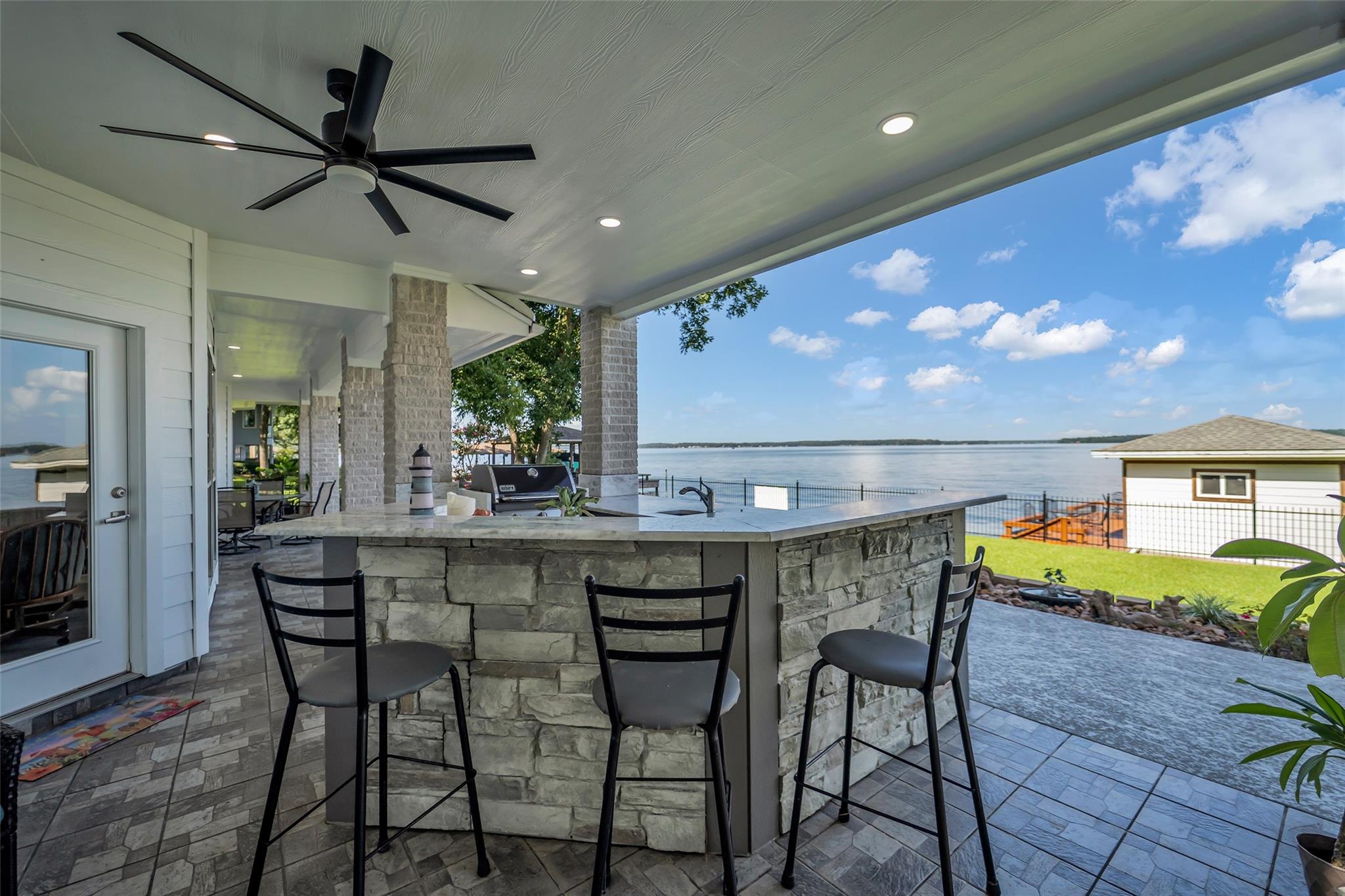 16314 Hunters Circle