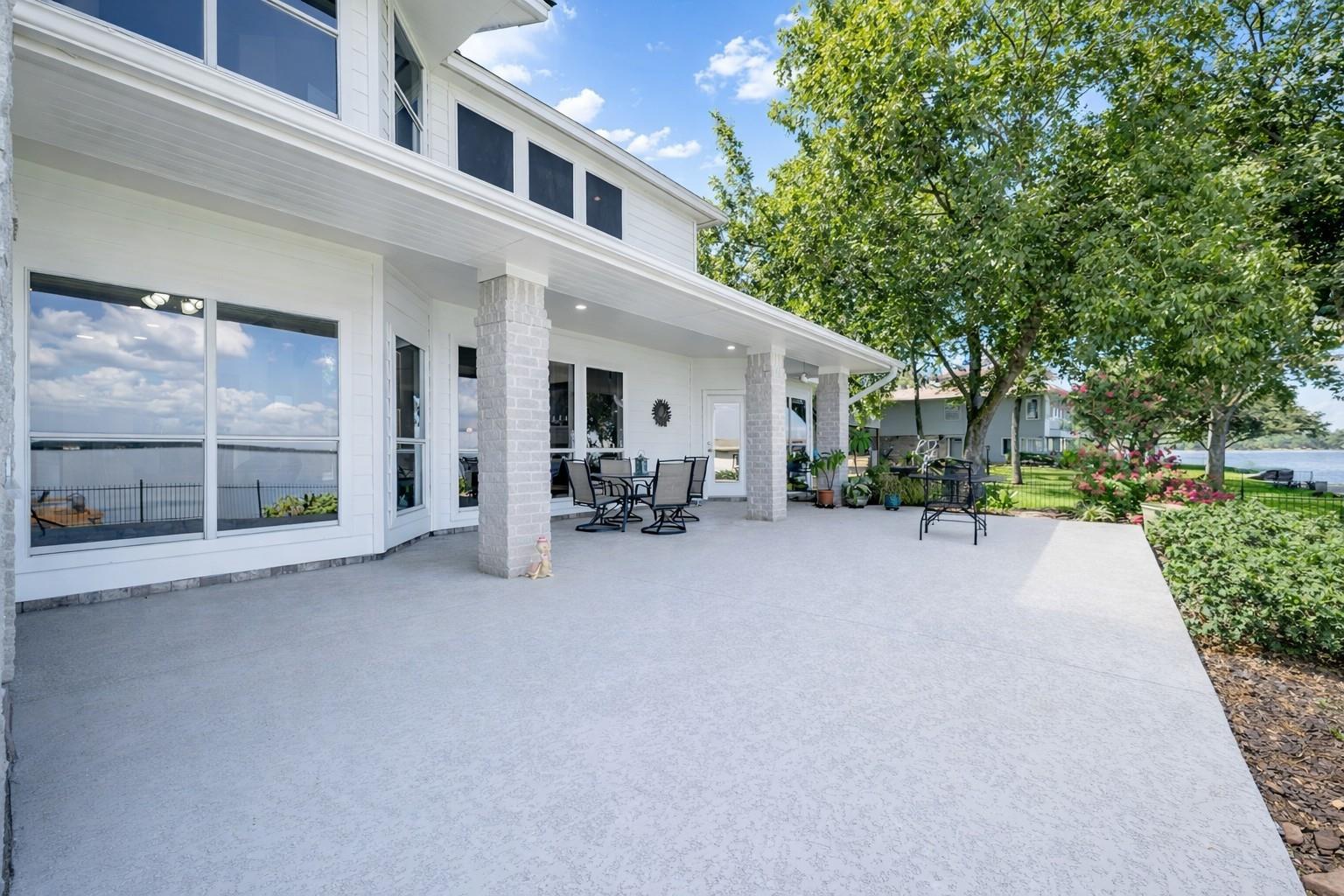 16314 Hunters Circle