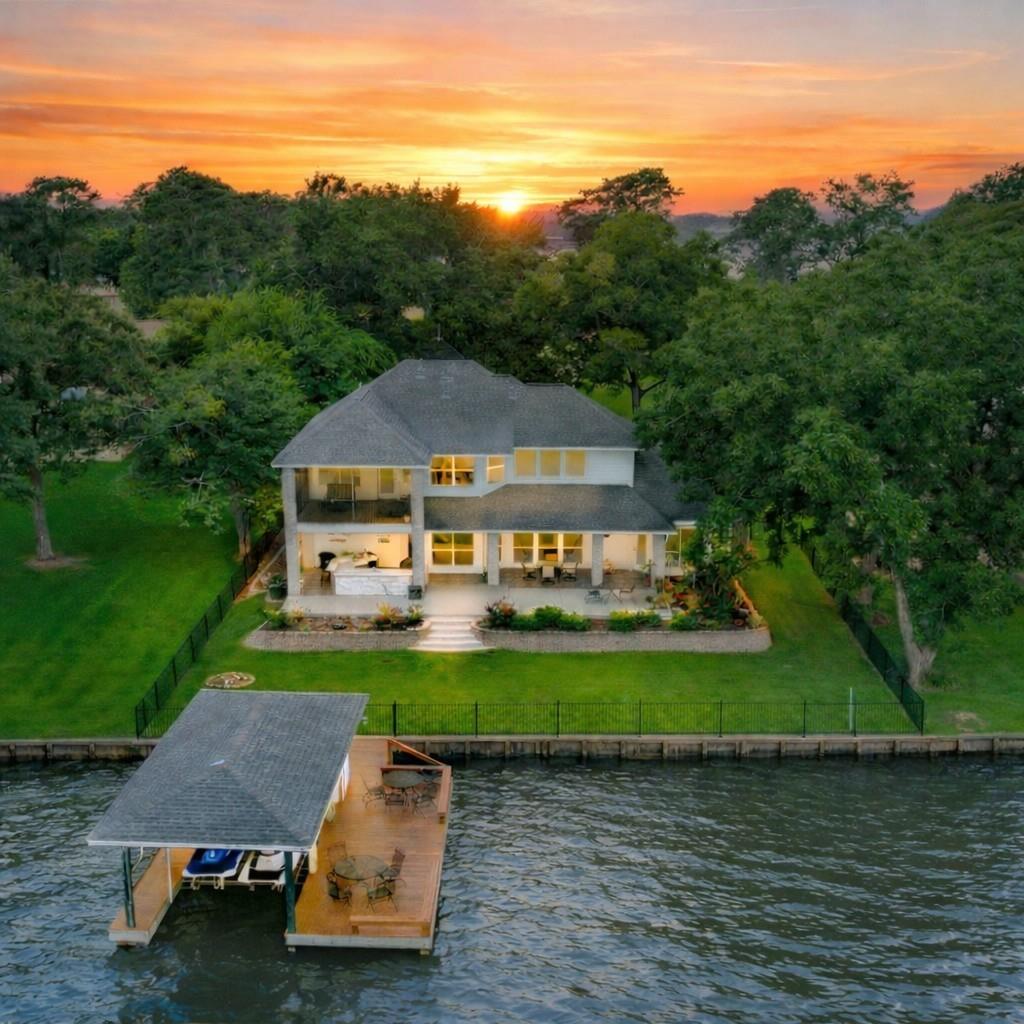16314 Hunters Circle