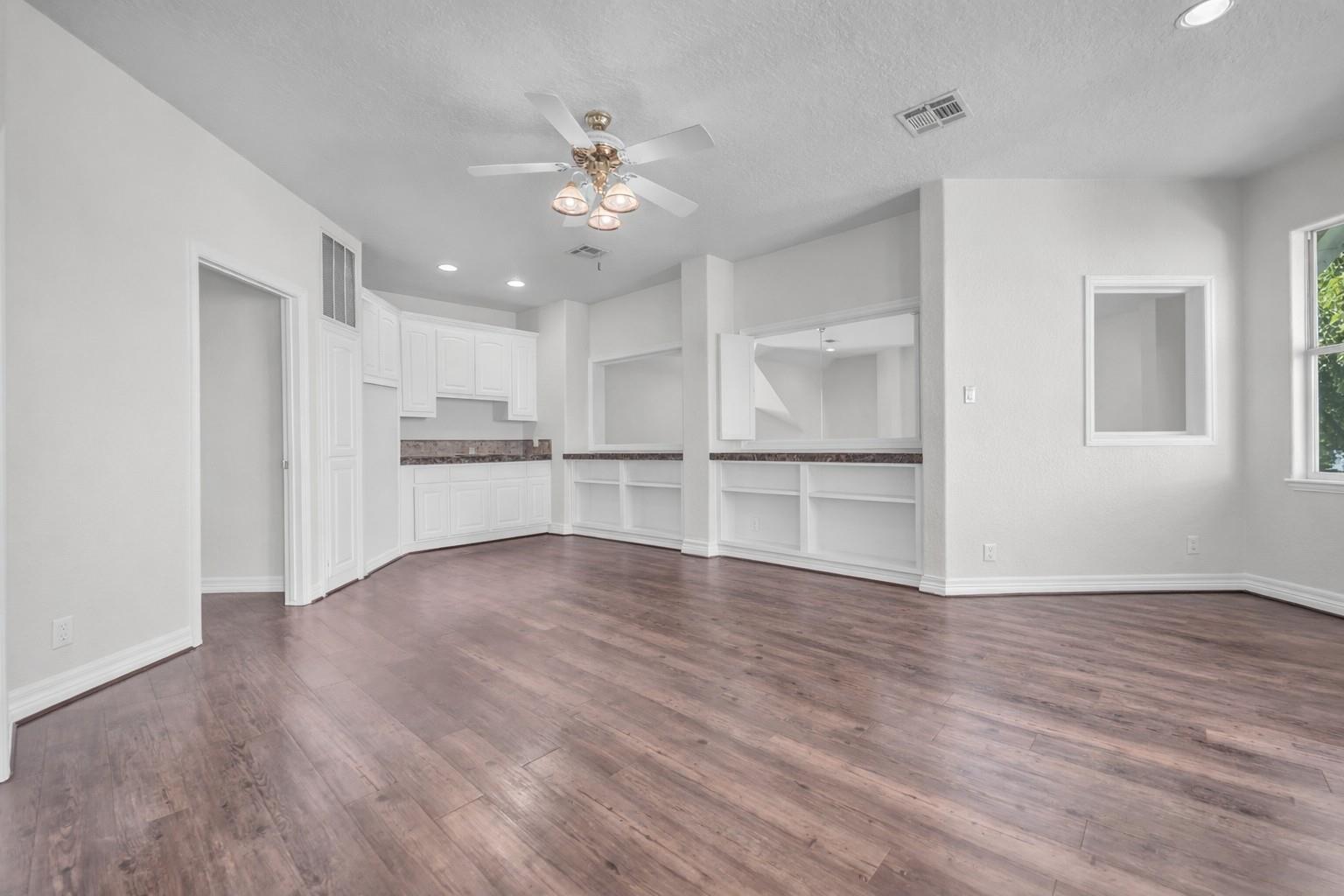 16314 Hunters Circle