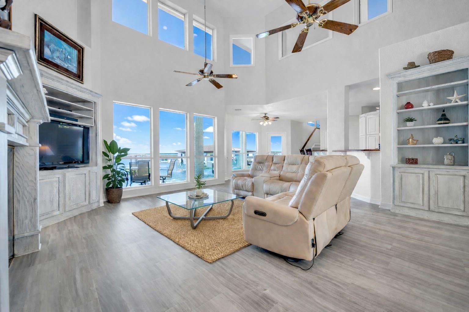 16314 Hunters Circle