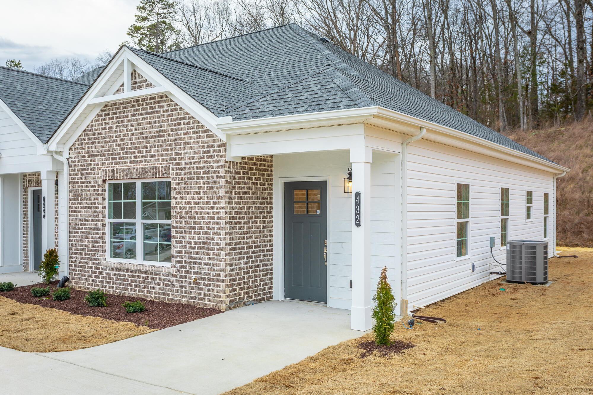 418 NE Bellingham Drive, 7b