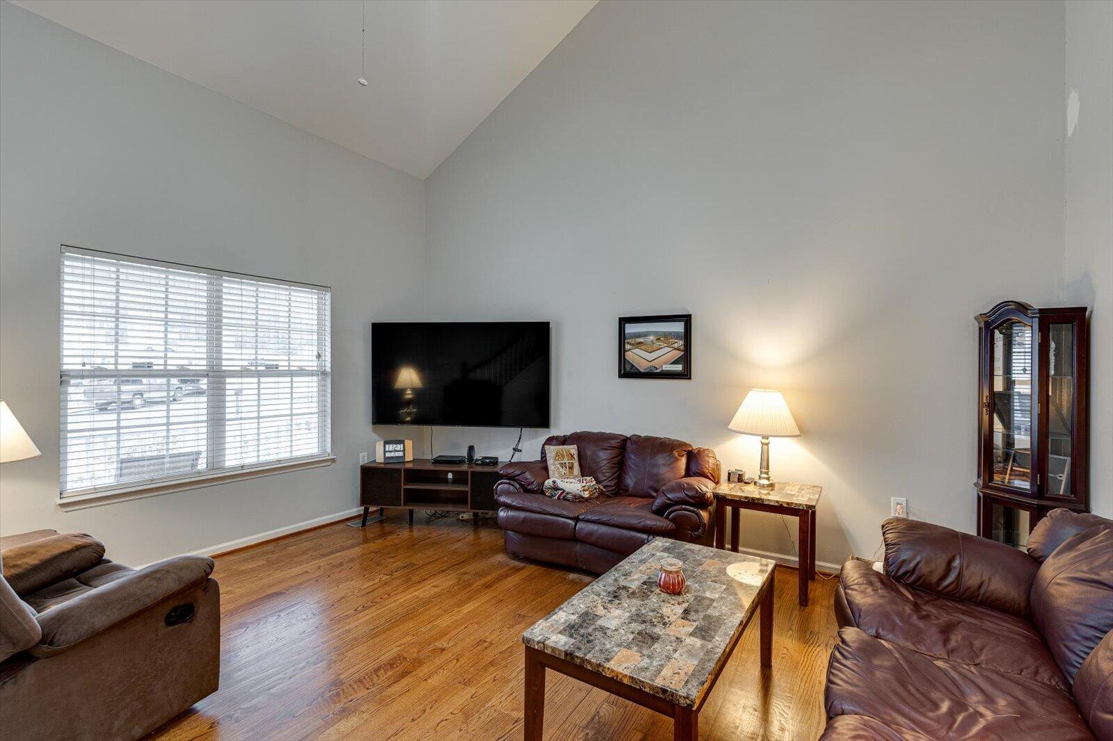 1466 Woodland Cove Drive NE