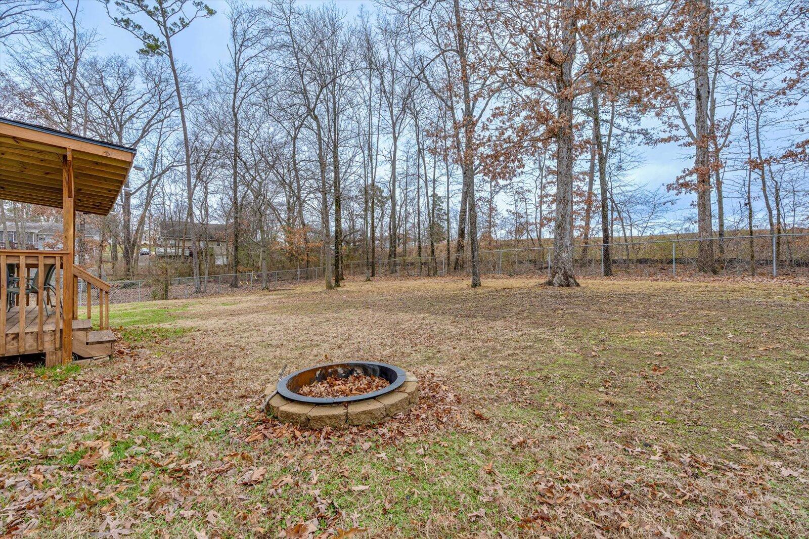 1466 Woodland Cove Drive NE