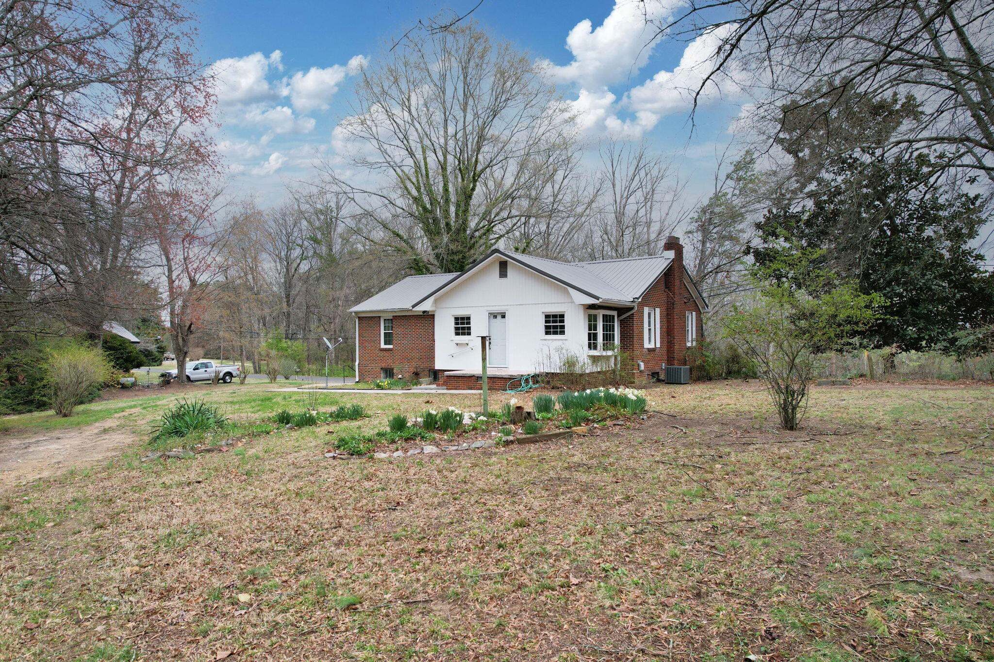 2435 Ridgeview Drive NW