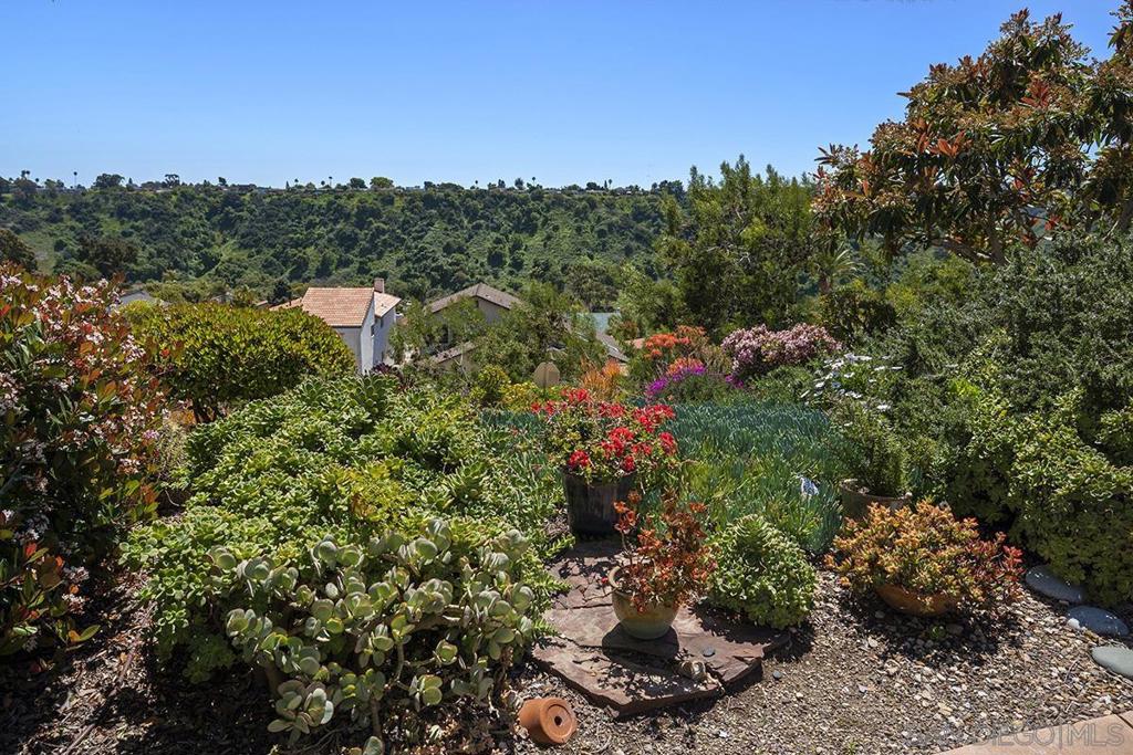 2735 Soderblom Avenue