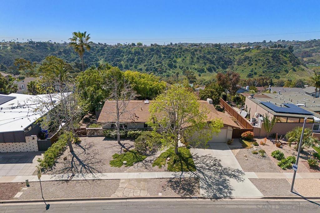 2735 Soderblom Avenue