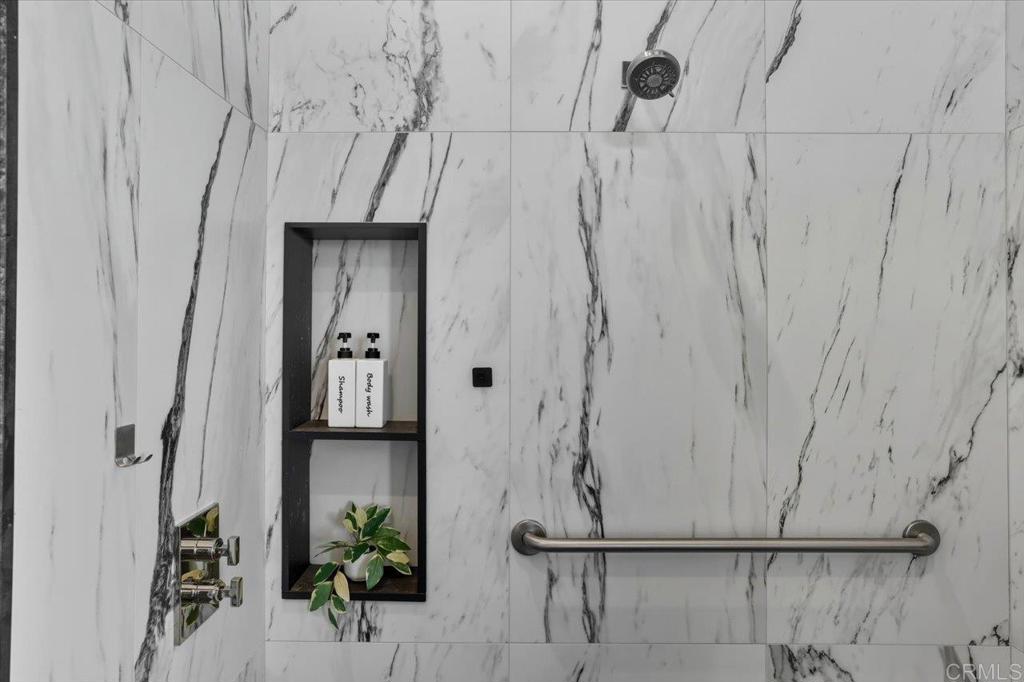 2677 State Street 301