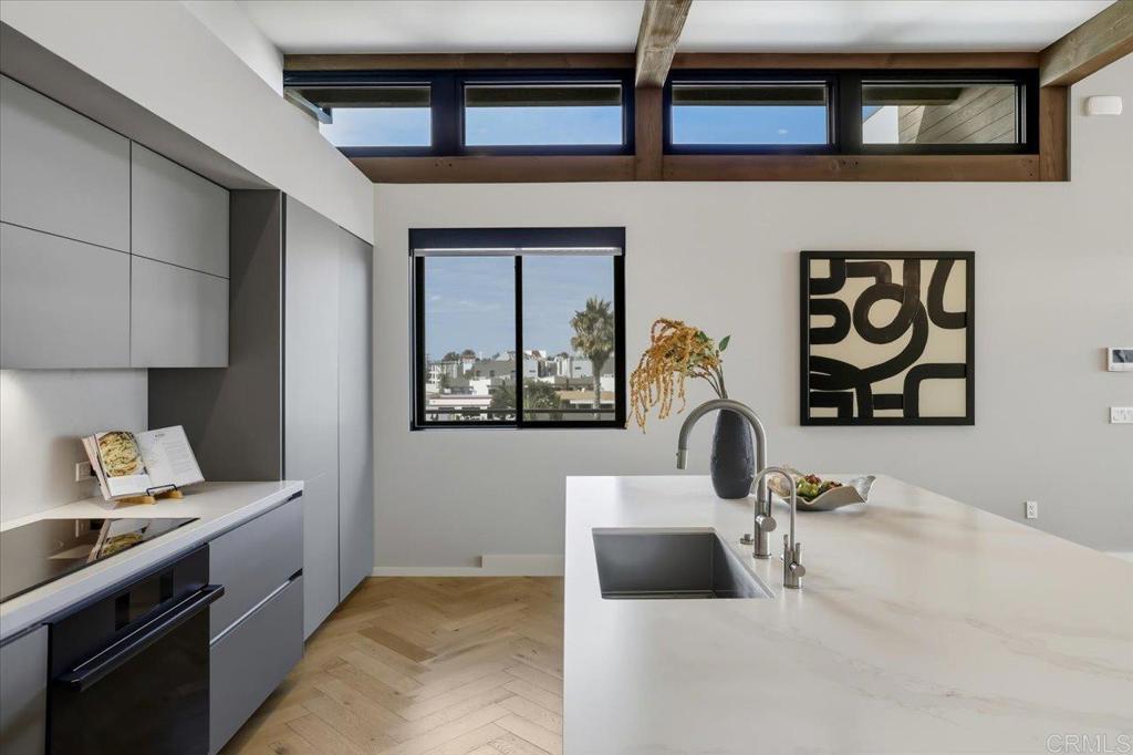 2677 State Street 301