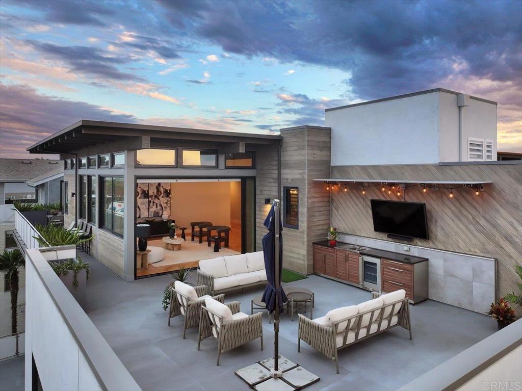 2677 State Street 301