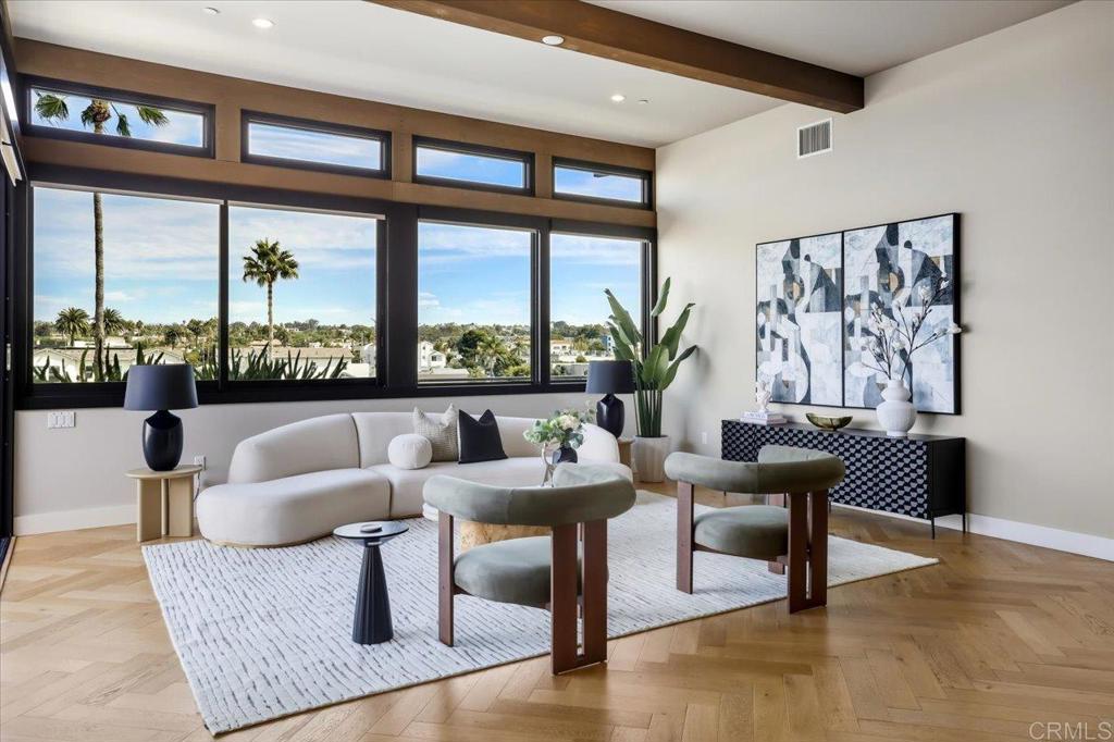 2677 State Street 301