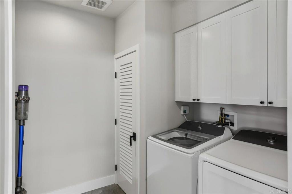 2677 State Street 301