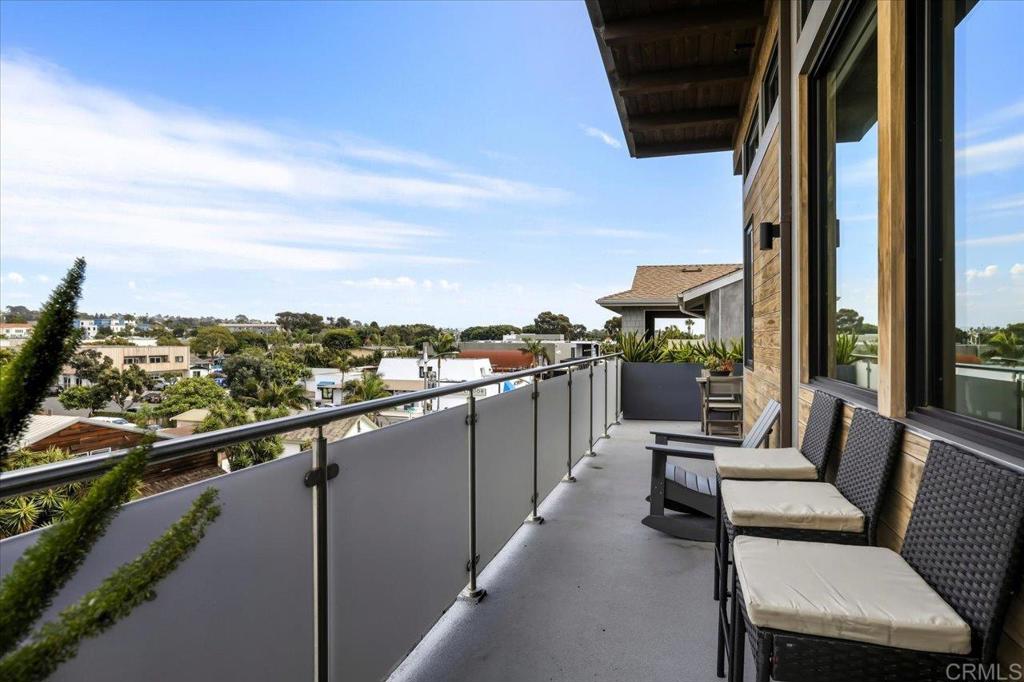 2677 State Street 301