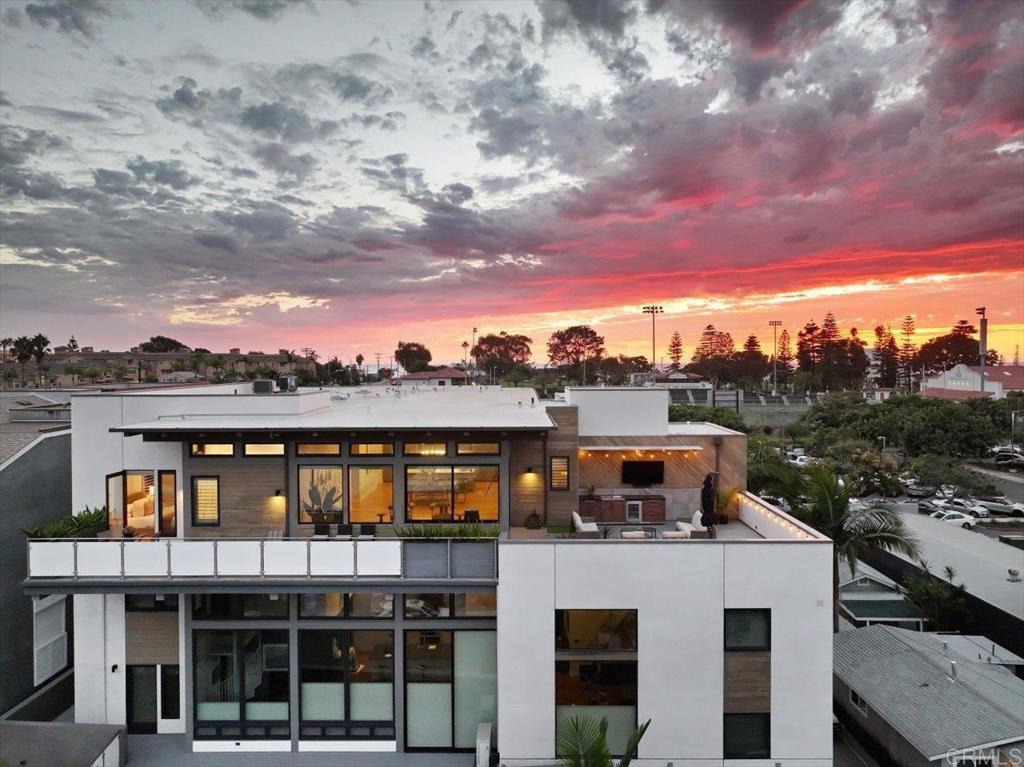 2677 State Street 301