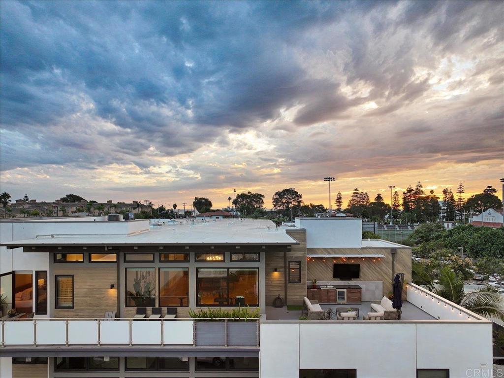 2677 State Street 301