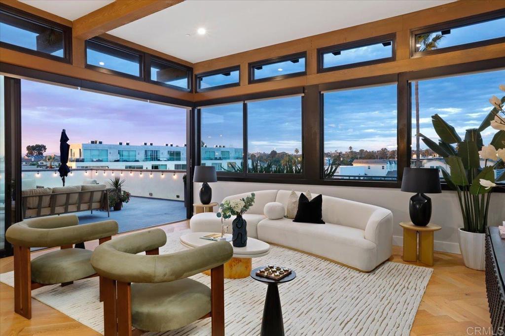 2677 State Street 301