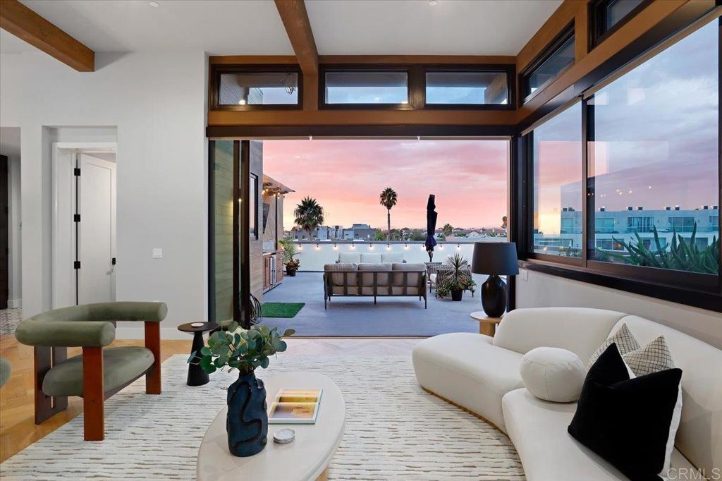 2677 State Street 301